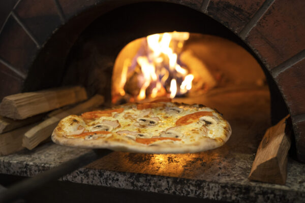 baking-pizza-wood-fired-oven